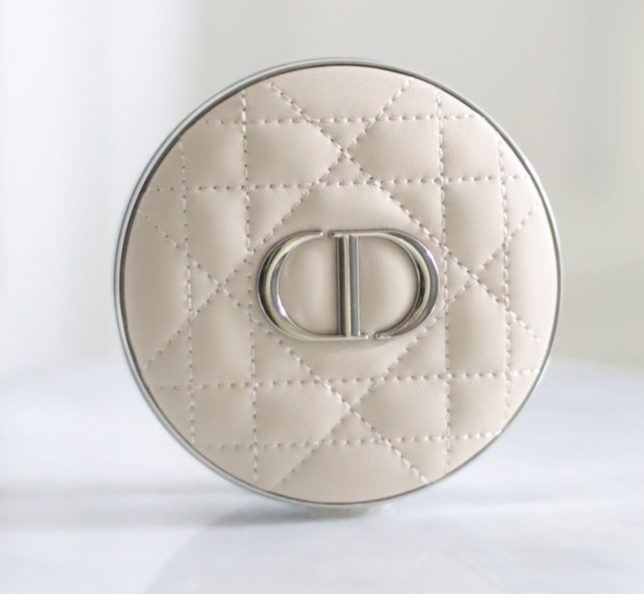 フェイスパウダー DIOR FOREVER NUDE RADIANT FILTER Dior Forever Blurring Setting Powder: Light Reflecting